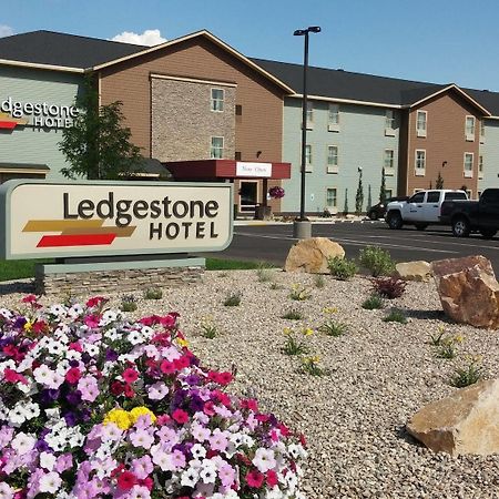 Ledgestone Hotel Vernal Bagian luar foto