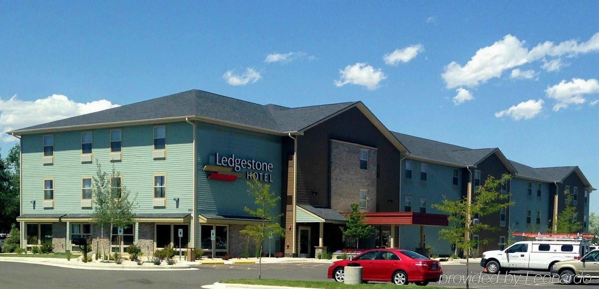 Ledgestone Hotel Vernal Bagian luar foto