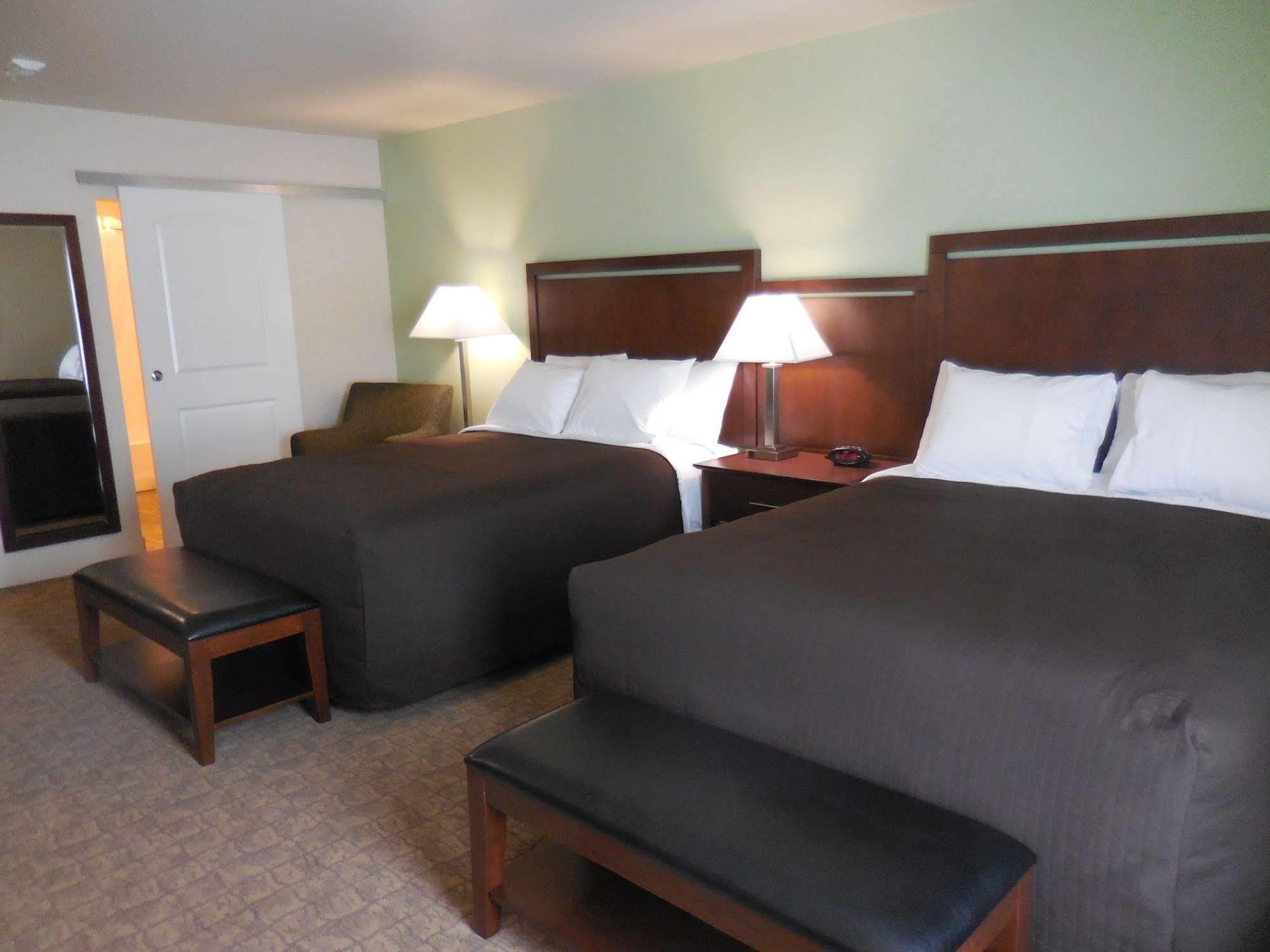 Ledgestone Hotel Vernal Bagian luar foto